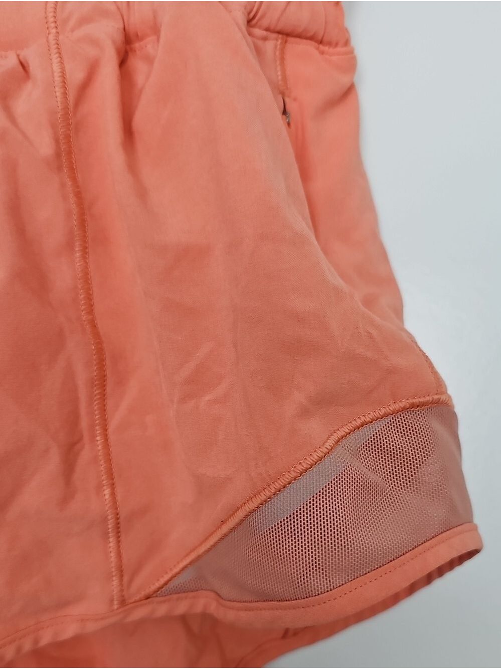 389. Lululemon Hotty Hots Shorts - Picture 3 of 7